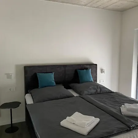 Lujo Porec * פונטנה